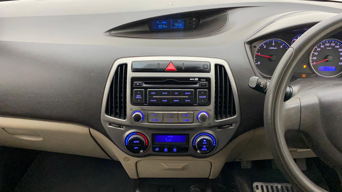 2012 Hyundai i20 MAGNA (O) 1.4 CRDI, Diesel, Manual, 1,21,728 km, Air Conditioner