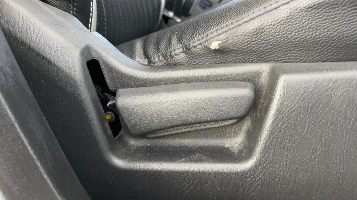 2022 Maruti Alto VXI, Petrol, Manual, 24,778 km, Driver Side Adjustment Panel