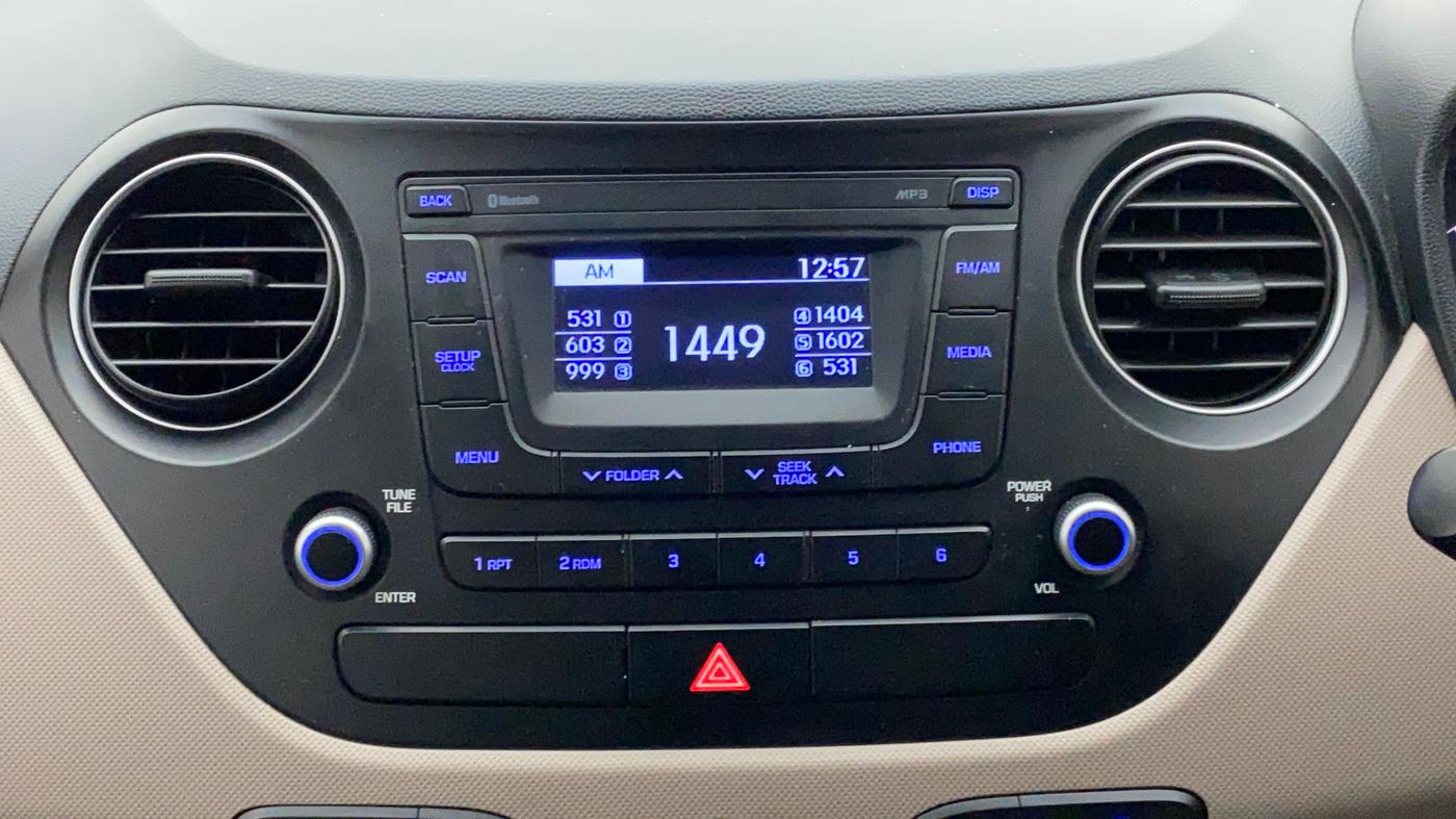 2016 Hyundai Grand i10 ASTA (O) 1.2 KAPPA VTVT, Petrol, Manual, 20,160 km, Infotainment System