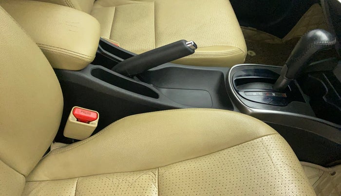 2016 Honda City 1.5L I-VTEC VX CVT, Petrol, Automatic, 1,25,004 km, Gear Lever