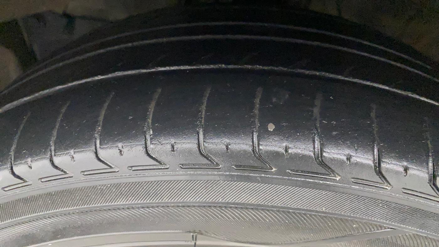 2016 Honda City 1.5L I-VTEC VX CVT, Petrol, Automatic, 1,25,004 km, Left Front Tyre Tread