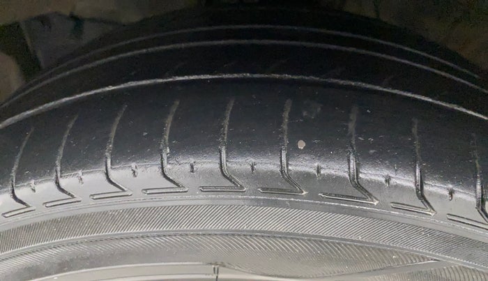 2016 Honda City 1.5L I-VTEC VX CVT, Petrol, Automatic, 1,25,004 km, Left Front Tyre Tread