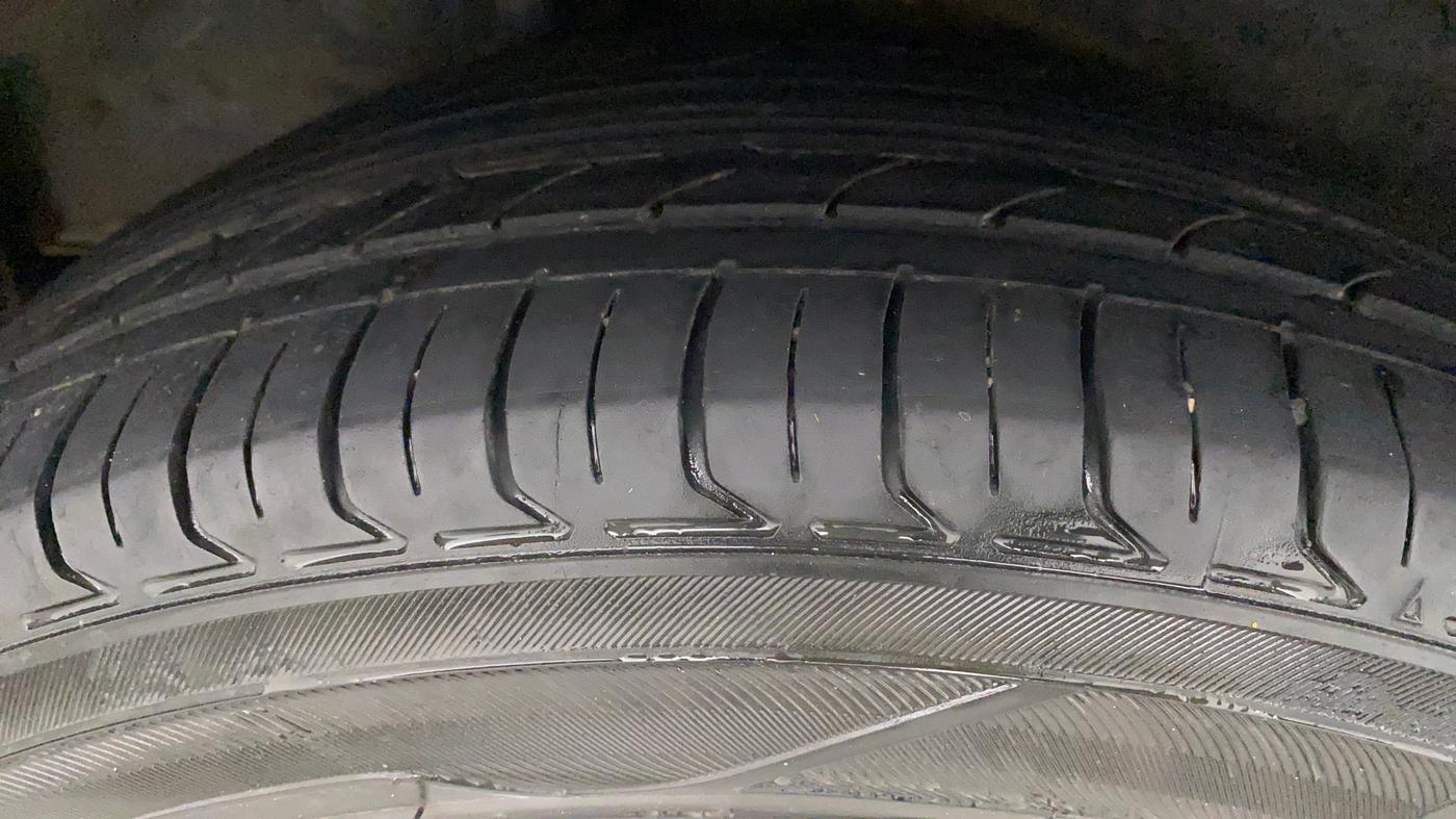 2016 Honda City 1.5L I-VTEC VX CVT, Petrol, Automatic, 1,25,004 km, Right Rear Tyre Tread