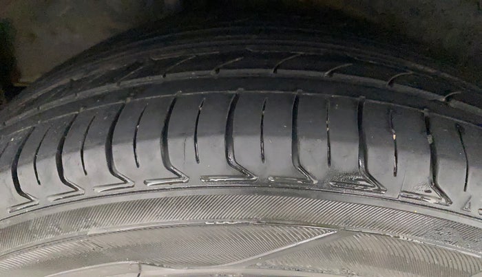 2016 Honda City 1.5L I-VTEC VX CVT, Petrol, Automatic, 1,25,004 km, Right Rear Tyre Tread