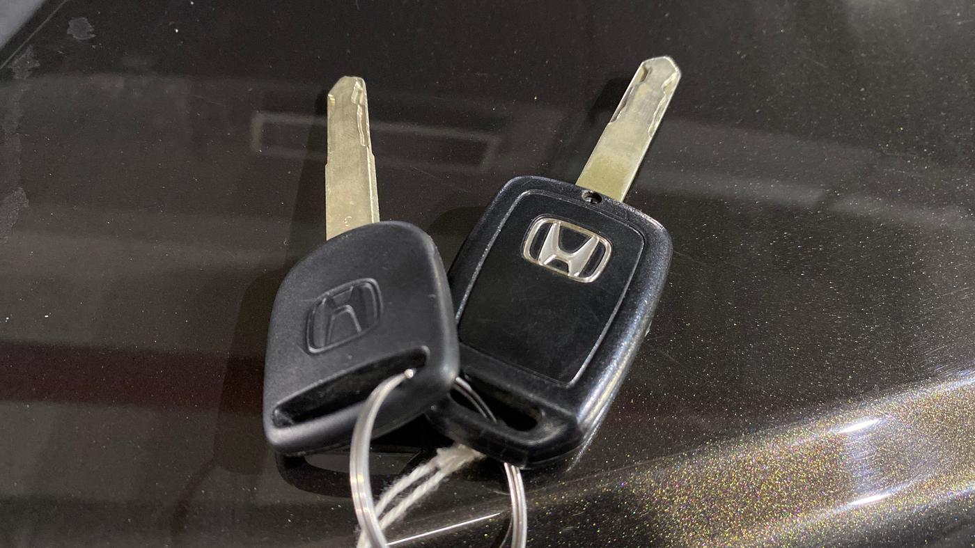2018 Honda WR-V 1.2L I-VTEC VX MT, Petrol, Manual, 80,258 km, Key Close Up