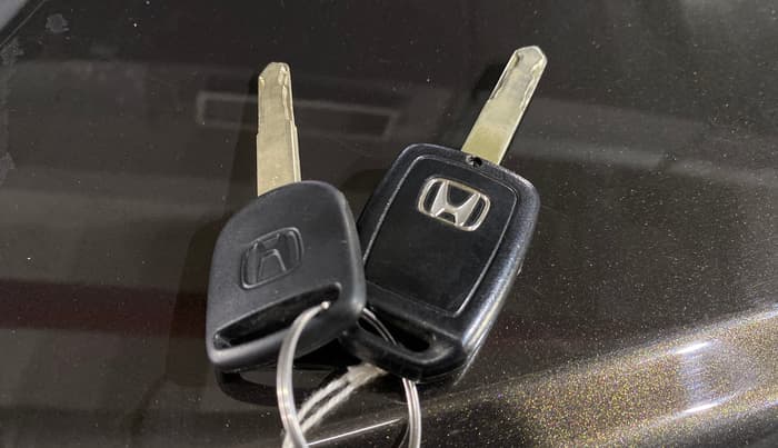 2018 Honda WR-V 1.2L I-VTEC VX MT, Petrol, Manual, 80,258 km, Key Close Up