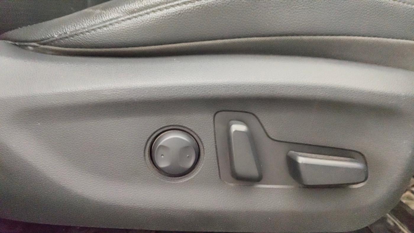 2017 Hyundai New Elantra 2.0 SX(O) AT PETROL, Petrol, Automatic, 67,772 km, Driver Side Adjustment Panel