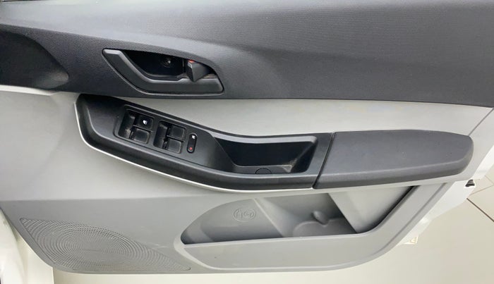 2021 Tata Tiago XT LIMITED EDITION PETROL, Petrol, Manual, 26,112 km, Driver Side Door Panels Control