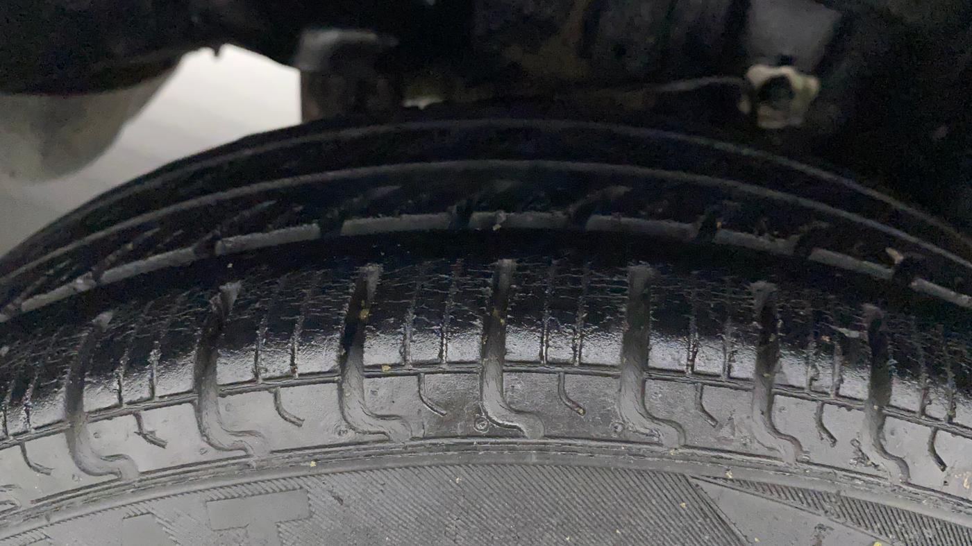 2017 Hyundai Eon ERA +, Petrol, Manual, 74,740 km, Left Rear Tyre Tread