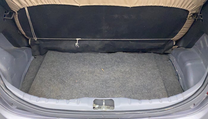 2017 Hyundai Eon ERA +, Petrol, Manual, 74,740 km, Boot Inside