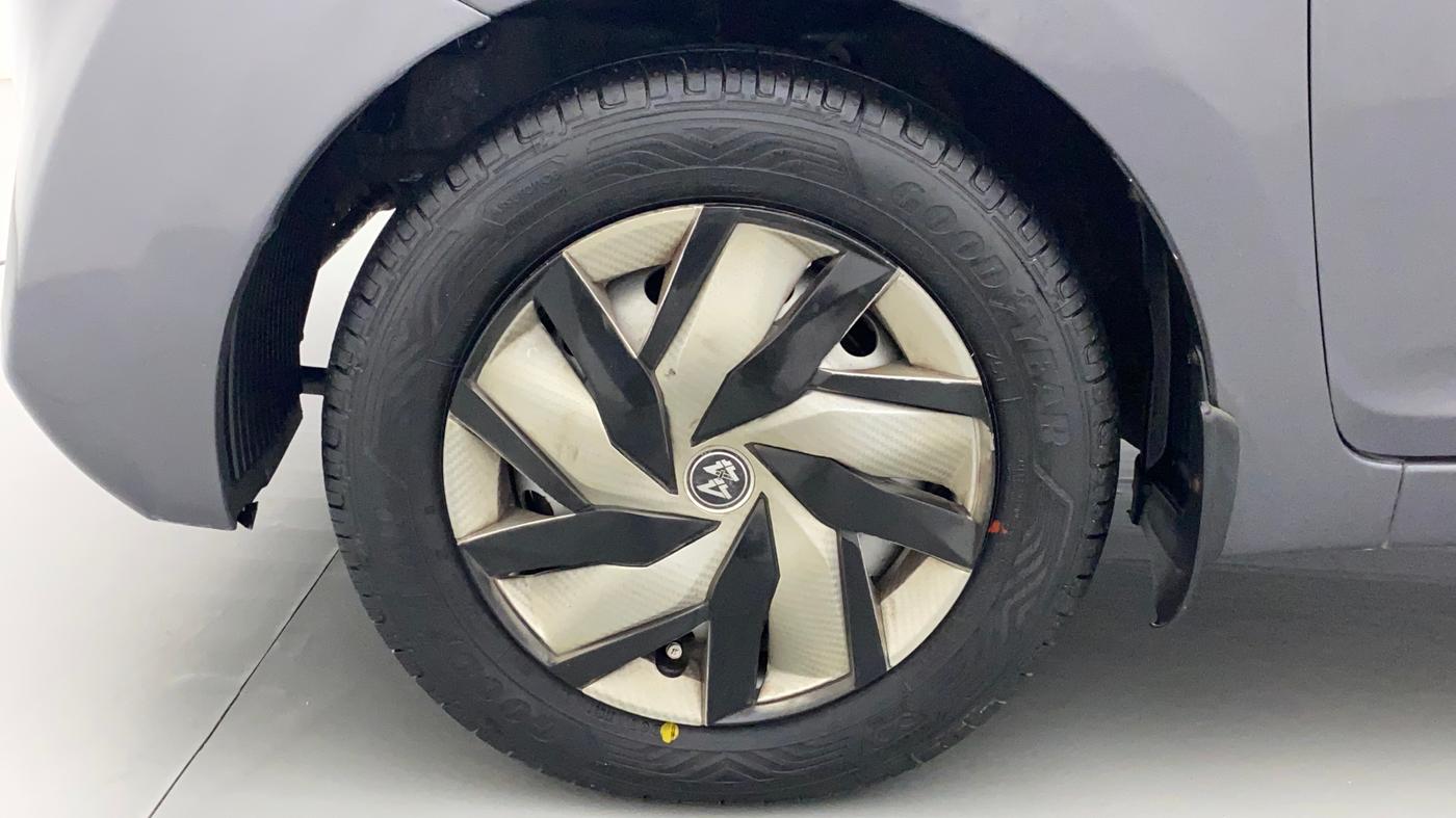 2017 Hyundai Eon ERA +, Petrol, Manual, 74,740 km, Left Front Wheel