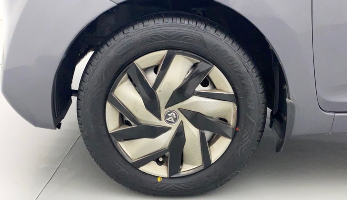 2017 Hyundai Eon ERA +, Petrol, Manual, 74,740 km, Left Front Wheel