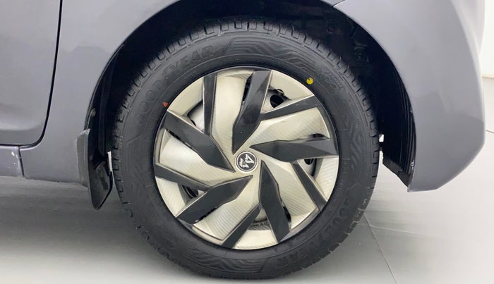 2017 Hyundai Eon ERA +, Petrol, Manual, 74,740 km, Right Front Wheel