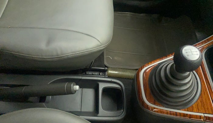2011 Maruti Ritz VDI, Diesel, Manual, 60,841 km, Gear Lever