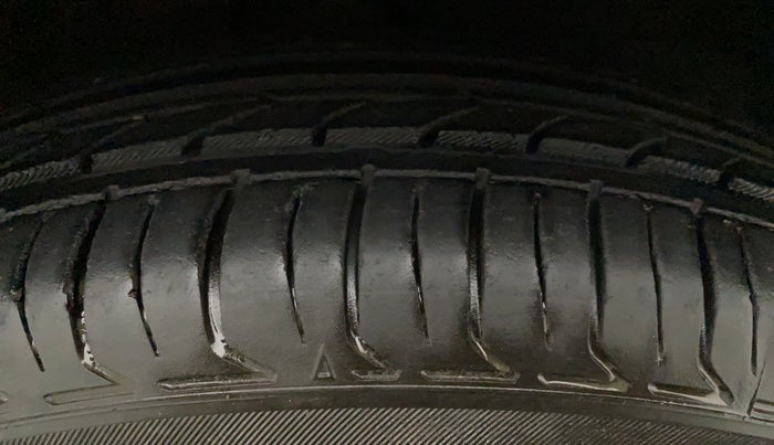 2011 Maruti Ritz VDI, Diesel, Manual, 60,841 km, Right Rear Tyre Tread