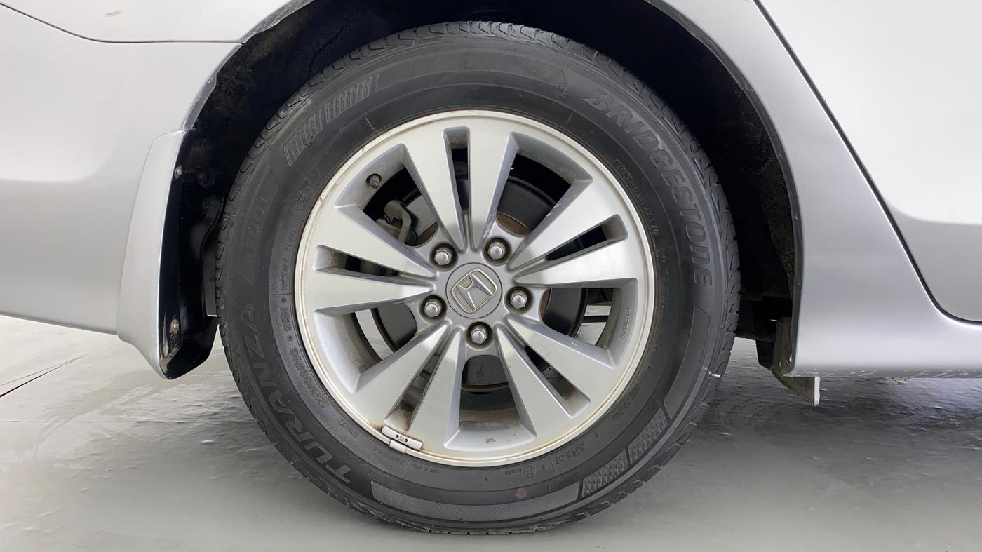2011 Honda Accord 2.4L I-VTEC MT, Petrol, Manual, 77,475 km, Right Rear Wheel