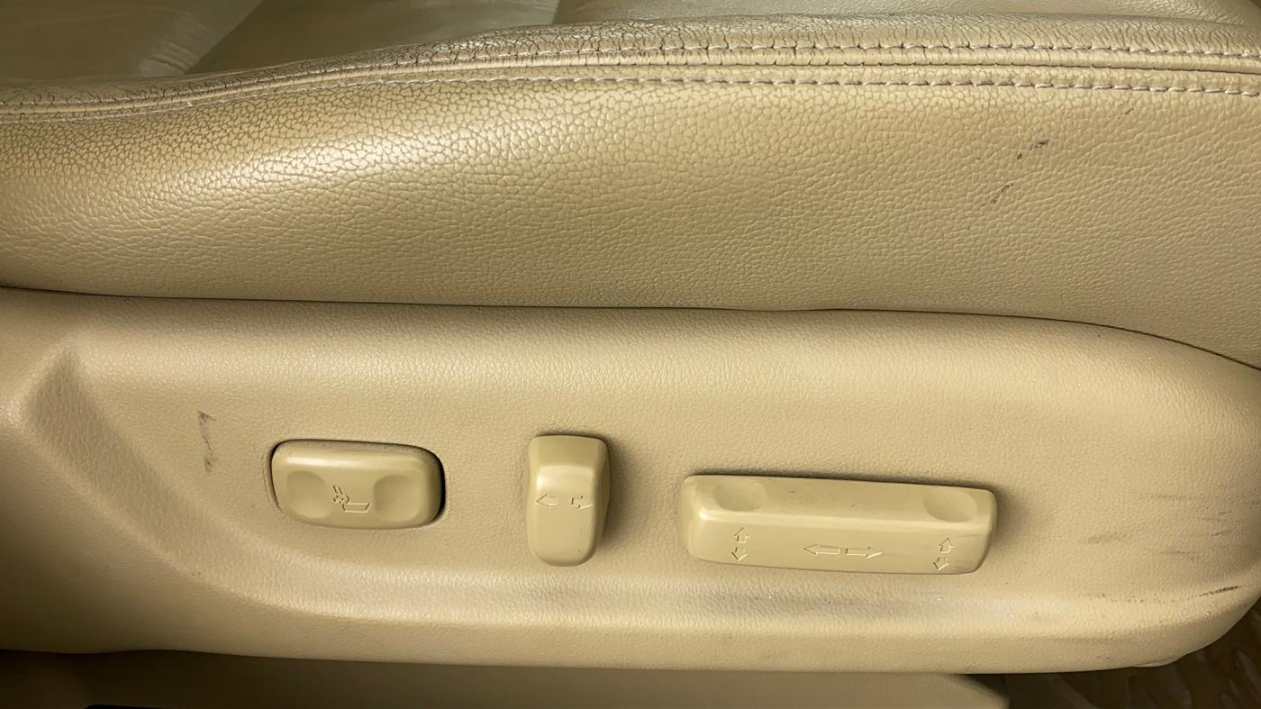 2011 Honda Accord 2.4L I-VTEC MT, Petrol, Manual, 77,475 km, Driver Side Adjustment Panel
