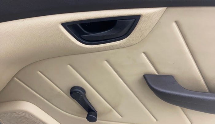 2018 Hyundai Eon D-LITE+, Petrol, Manual, 15,516 km, Driver Side Door Panels Control