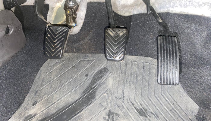 2018 Hyundai Eon D-LITE+, Petrol, Manual, 15,516 km, Pedals