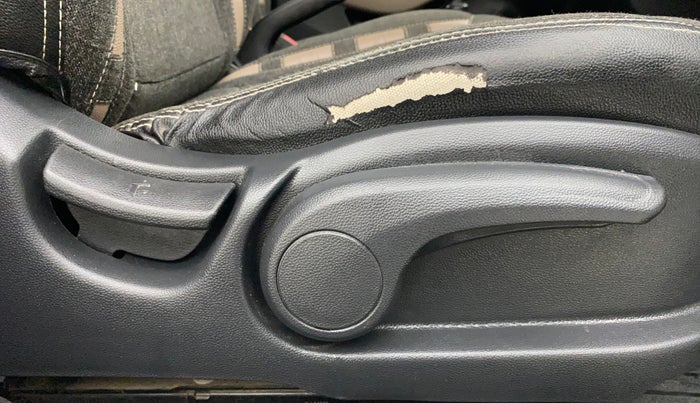 2017 Hyundai Elite i20 SPORTZ 1.2, Petrol, Manual, 74,650 km, Driver Side Adjustment Panel