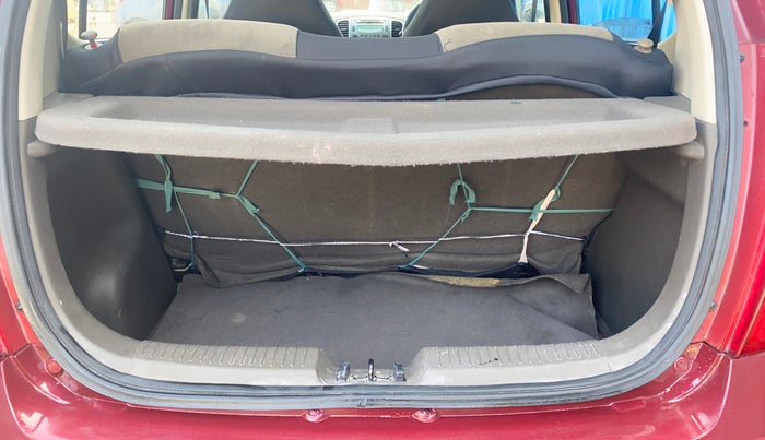 2014 Hyundai i10 SPORTZ 1.1, Petrol, Manual, 68,639 km, Boot Inside