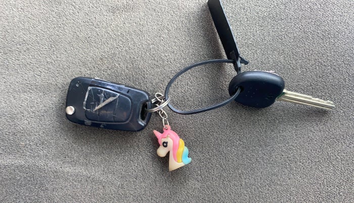 2014 Hyundai i10 SPORTZ 1.1, Petrol, Manual, 68,639 km, Key Close Up