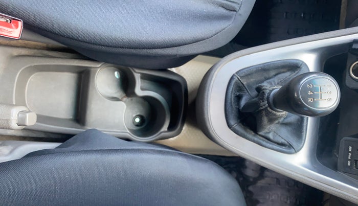 2014 Hyundai i10 SPORTZ 1.1, Petrol, Manual, 68,639 km, Gear Lever