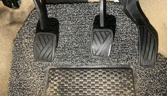 2014 Maruti Ertiga VXI, Petrol, Manual, 30,544 km, Pedals