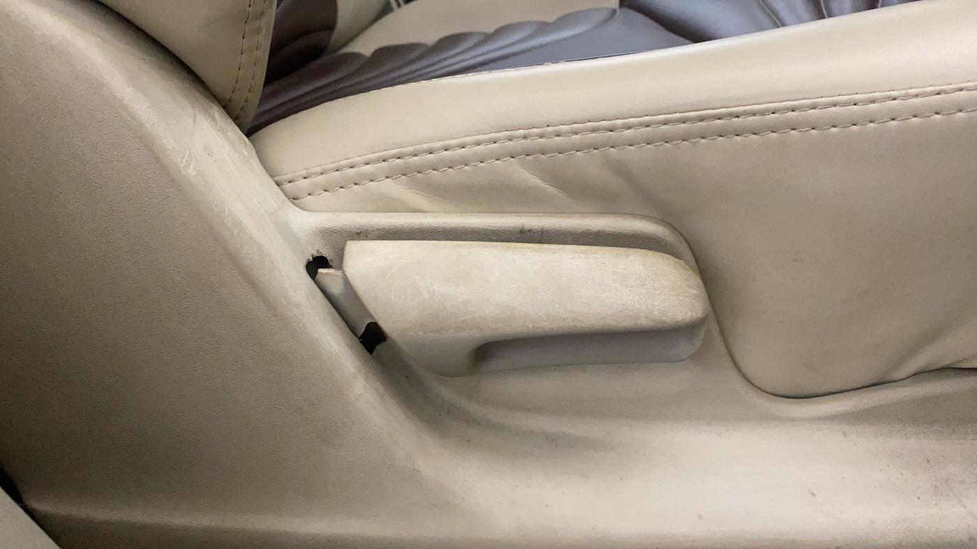 2014 Maruti Ertiga VXI, Petrol, Manual, 30,602 km, Driver Side Adjustment Panel