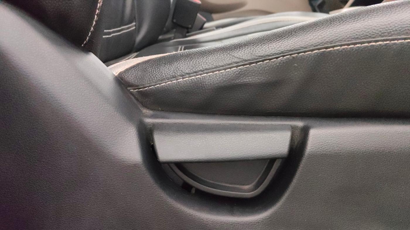 2018 Hyundai NEW SANTRO SPORTZ AMT, CNG, Automatic, 43,478 km, Driver Side Adjustment Panel