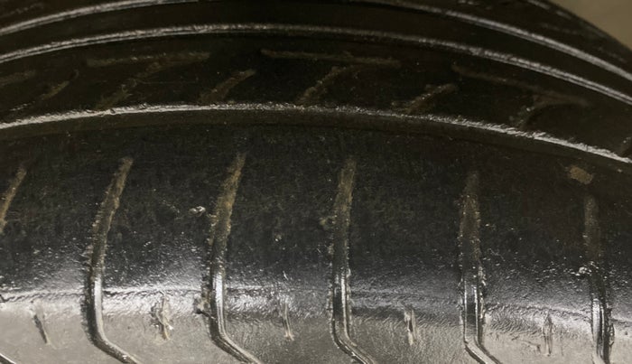 2017 Jeep Compass LONGITUDE (O) 2.0 DIESEL, Diesel, Manual, 85,899 km, Left Front Tyre Tread