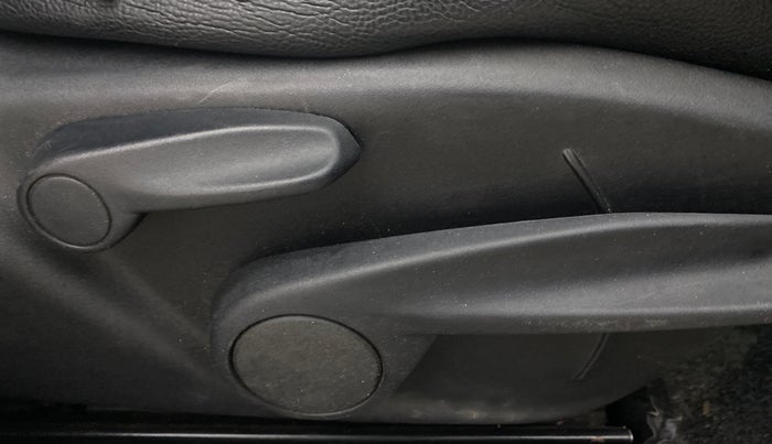 2017 Jeep Compass LONGITUDE (O) 2.0 DIESEL, Diesel, Manual, 85,899 km, Driver Side Adjustment Panel