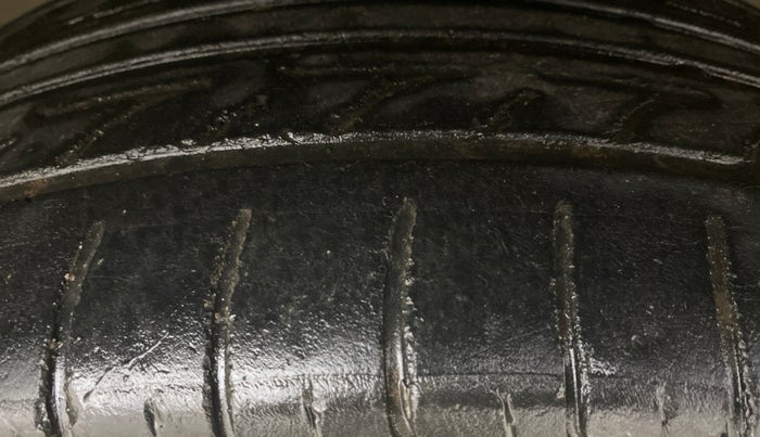 2017 Jeep Compass LONGITUDE (O) 2.0 DIESEL, Diesel, Manual, 85,899 km, Right Front Tyre Tread