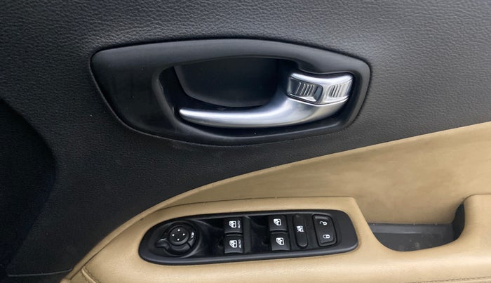 2017 Jeep Compass LONGITUDE (O) 2.0 DIESEL, Diesel, Manual, 85,899 km, Driver Side Door Panels Control