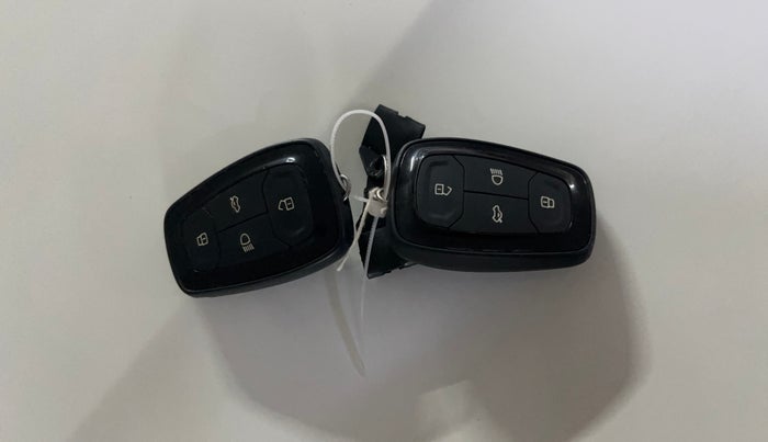 2021 Tata Harrier XZA PLUS 2.0L, Diesel, Automatic, 98,036 km, Key Close Up