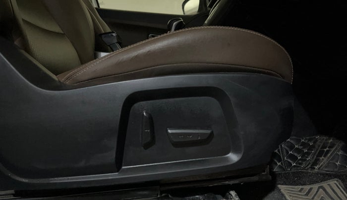 2021 Tata Harrier XZA PLUS 2.0L, Diesel, Automatic, 98,036 km, Driver Side Adjustment Panel