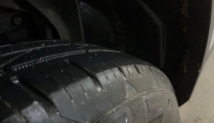 2021 Tata Harrier XZA PLUS 2.0L, Diesel, Automatic, 98,036 km, Right Rear Tyre Tread