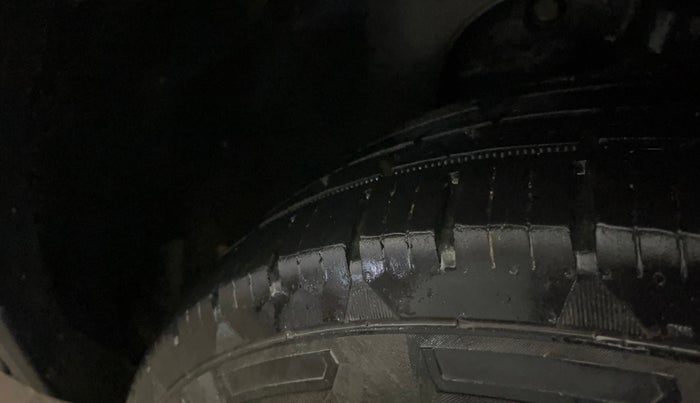 2021 Tata Harrier XZA PLUS 2.0L, Diesel, Automatic, 98,036 km, Left Rear Tyre Tread