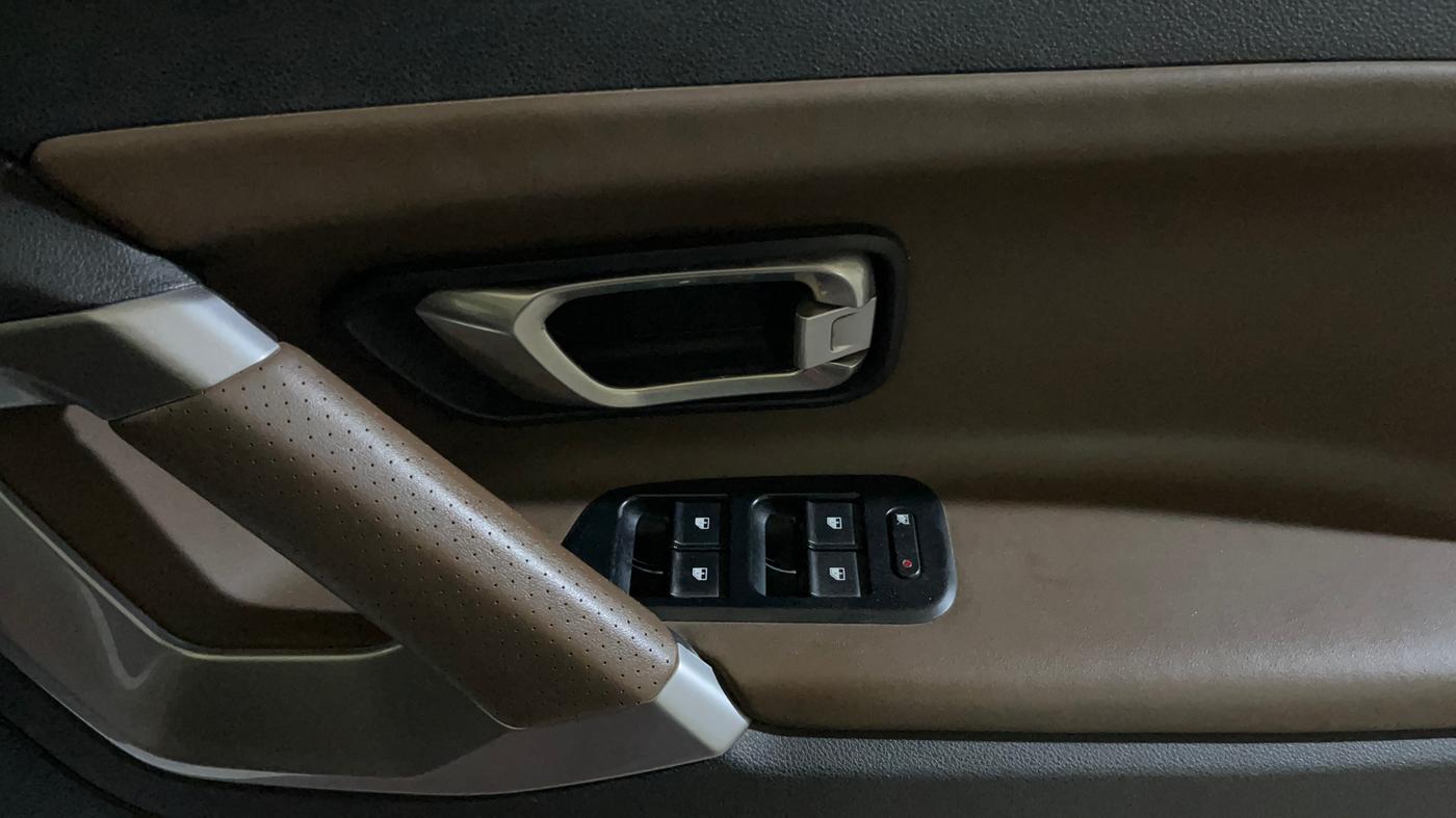 2021 Tata Harrier XZA PLUS 2.0L, Diesel, Automatic, 98,036 km, Driver Side Door Panels Control