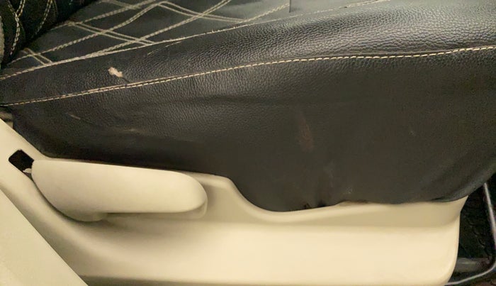 2019 Maruti Celerio VXI CNG, CNG, Manual, 73,070 km, Driver Side Adjustment Panel
