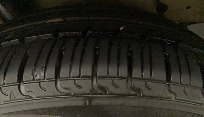 2019 Maruti Celerio VXI CNG, CNG, Manual, 73,070 km, Left Front Tyre Tread