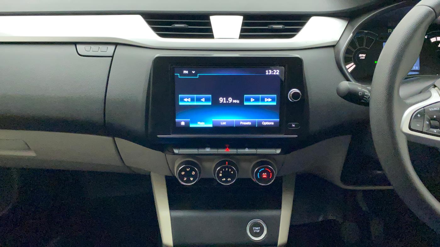 2021 Renault TRIBER RXZ AMT, Petrol, Automatic, 44,120 km, Air Conditioner
