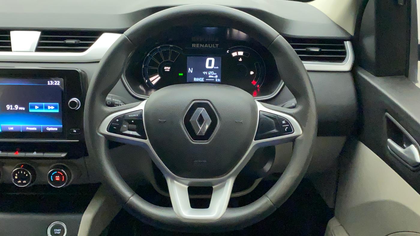 2021 Renault TRIBER RXZ AMT, Petrol, Automatic, 44,120 km, Steering Wheel Close Up