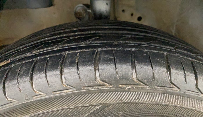 2015 Honda Amaze 1.2L I-VTEC S, Petrol, Manual, 82,275 km, Left Front Tyre Tread