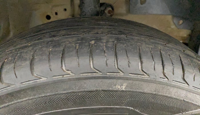 2015 Honda Amaze 1.2L I-VTEC S, Petrol, Manual, 82,275 km, Right Front Tyre Tread