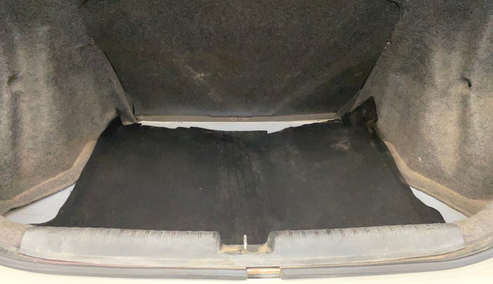 2015 Honda Amaze 1.2L I-VTEC S, Petrol, Manual, 82,275 km, Boot Inside