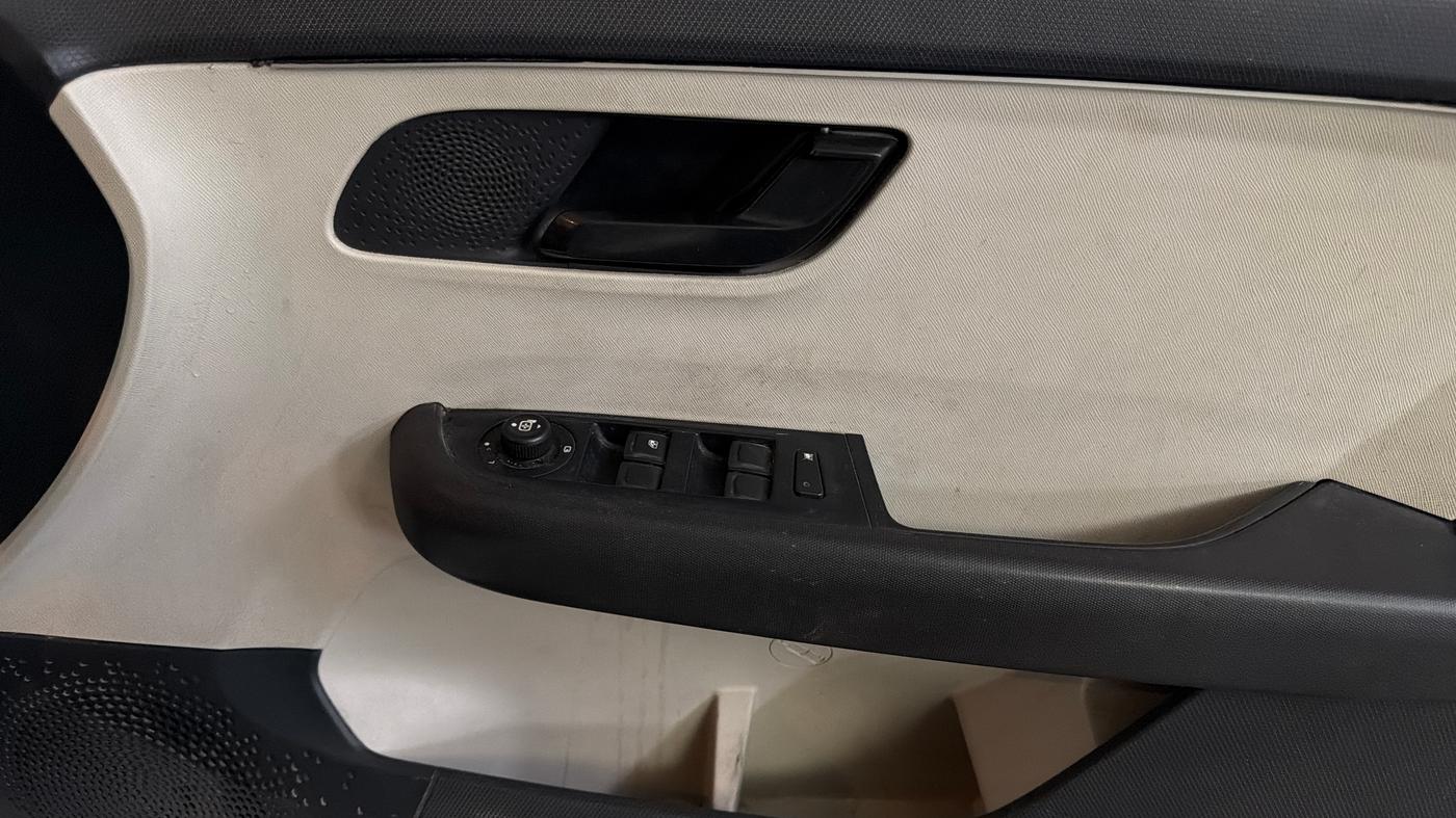 2023 Tata ALTROZ XM PETROL, Petrol, Manual, 51,148 km, Driver Side Door Panels Control