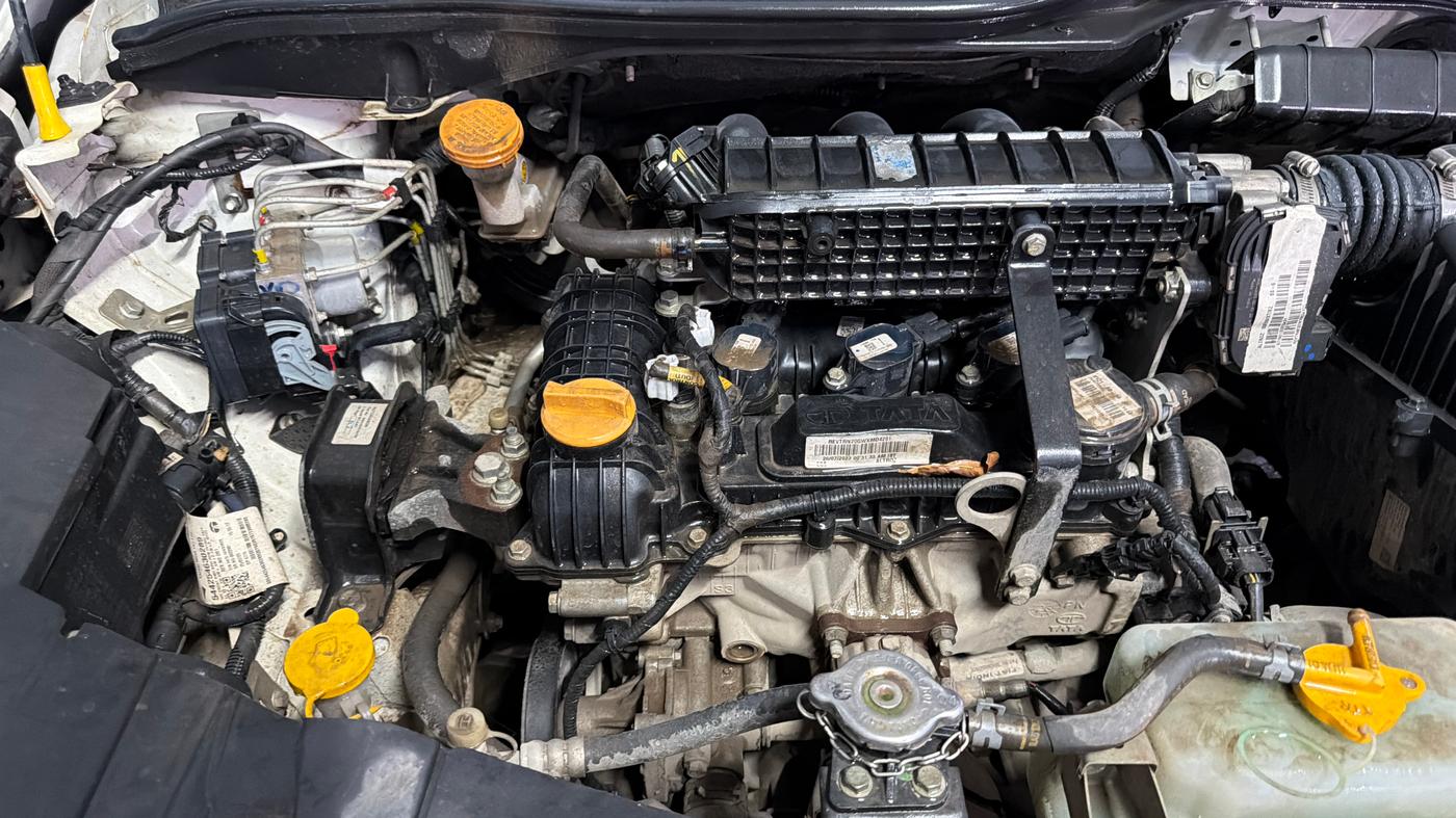 2023 Tata ALTROZ XM PETROL, Petrol, Manual, 51,148 km, Engine View - Right