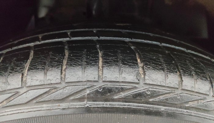 2019 Tata NEXON XMA PETROL, Petrol, Automatic, 29,568 km, Right Front Tyre Tread