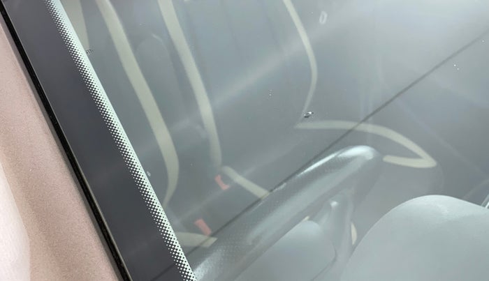 2021 Volkswagen Polo Trendline 1.0 L Petrol, Petrol, Manual, 71,908 km, Front windshield - Minor spot on windshield